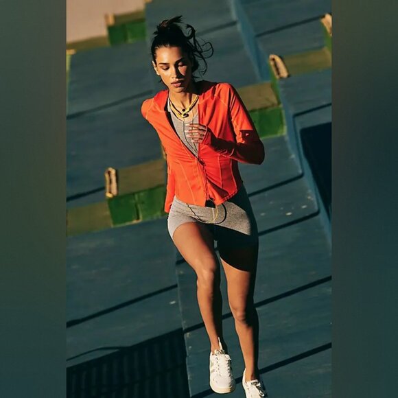 Free People Movement Playin' For Keeps Layer NWOT - Picture 4 of 9